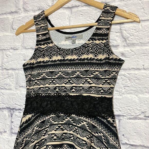 BAILEY Blue Geometric Print Lace Insert Skater Dress Size Small - Picture 3 of 10